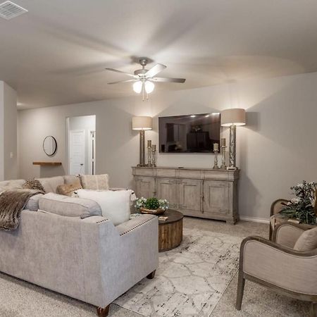 Entire House~ Spacious~ Prime Location~ Backyard Lubbock Ngoại thất bức ảnh