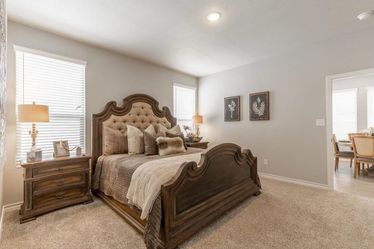 Entire House~ Spacious~ Prime Location~ Backyard Lubbock Ngoại thất bức ảnh
